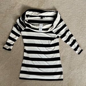 New trendy black and white knit top with 3/4 sleeves